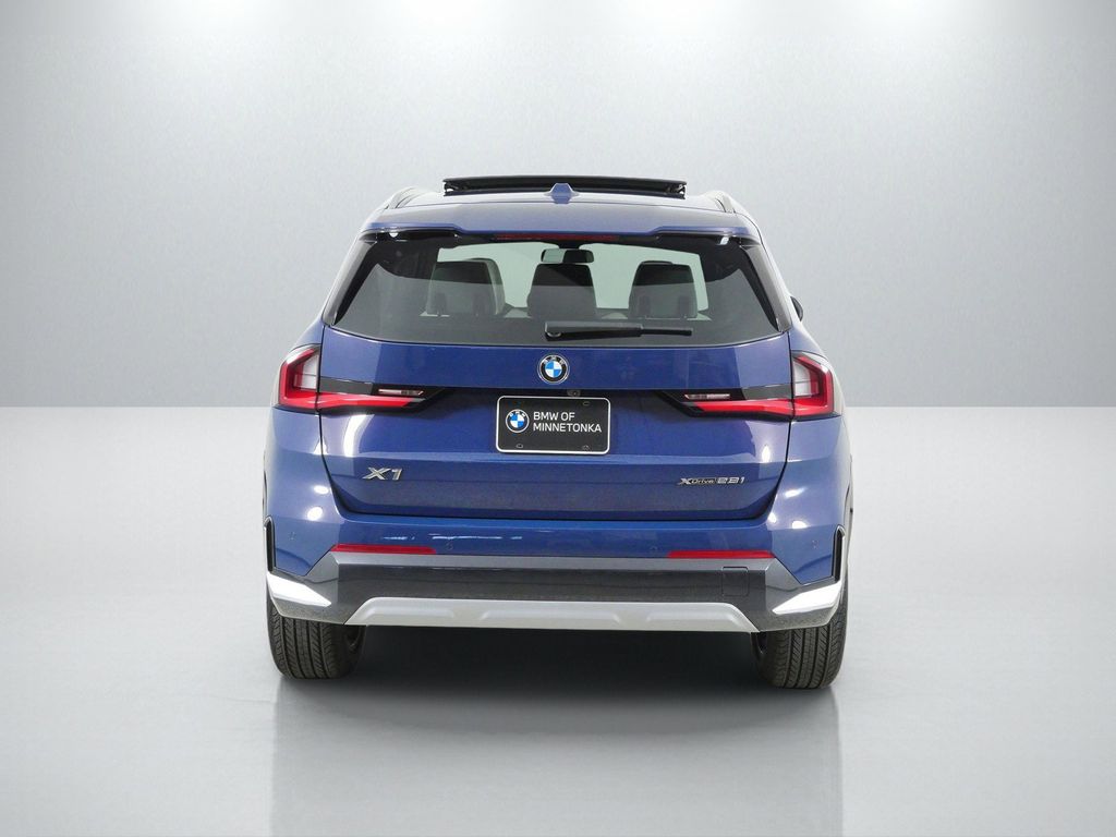Thumbnail: 2026 BMW X1 - 10