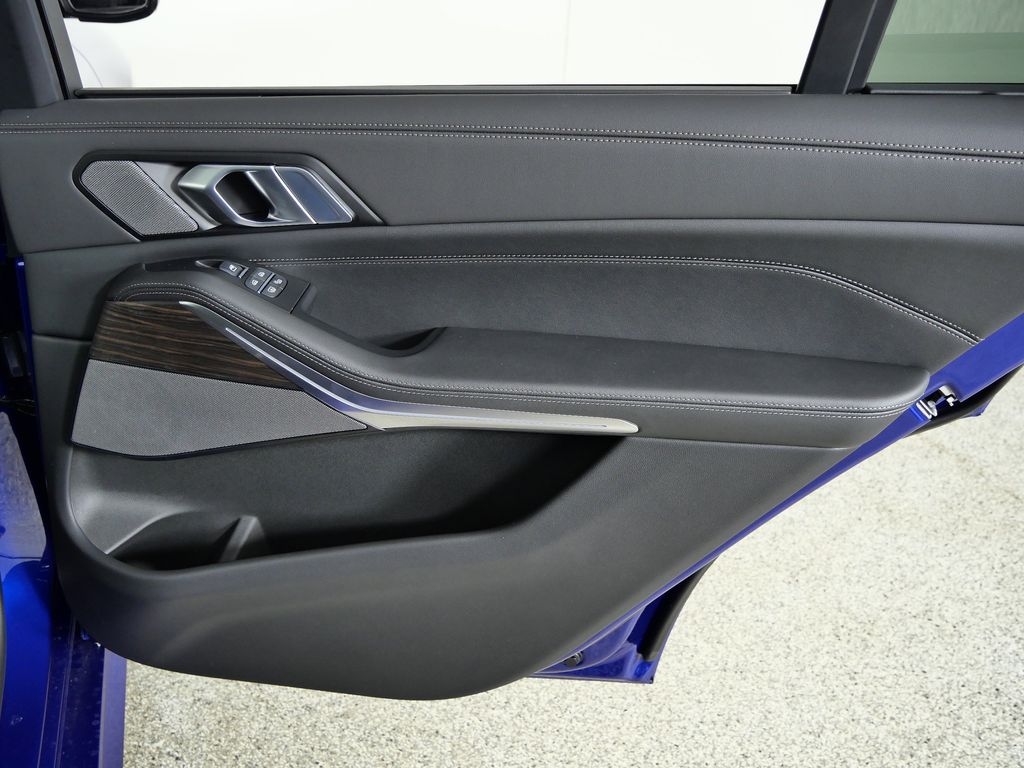 Thumbnail: 2026 BMW X7 - 25