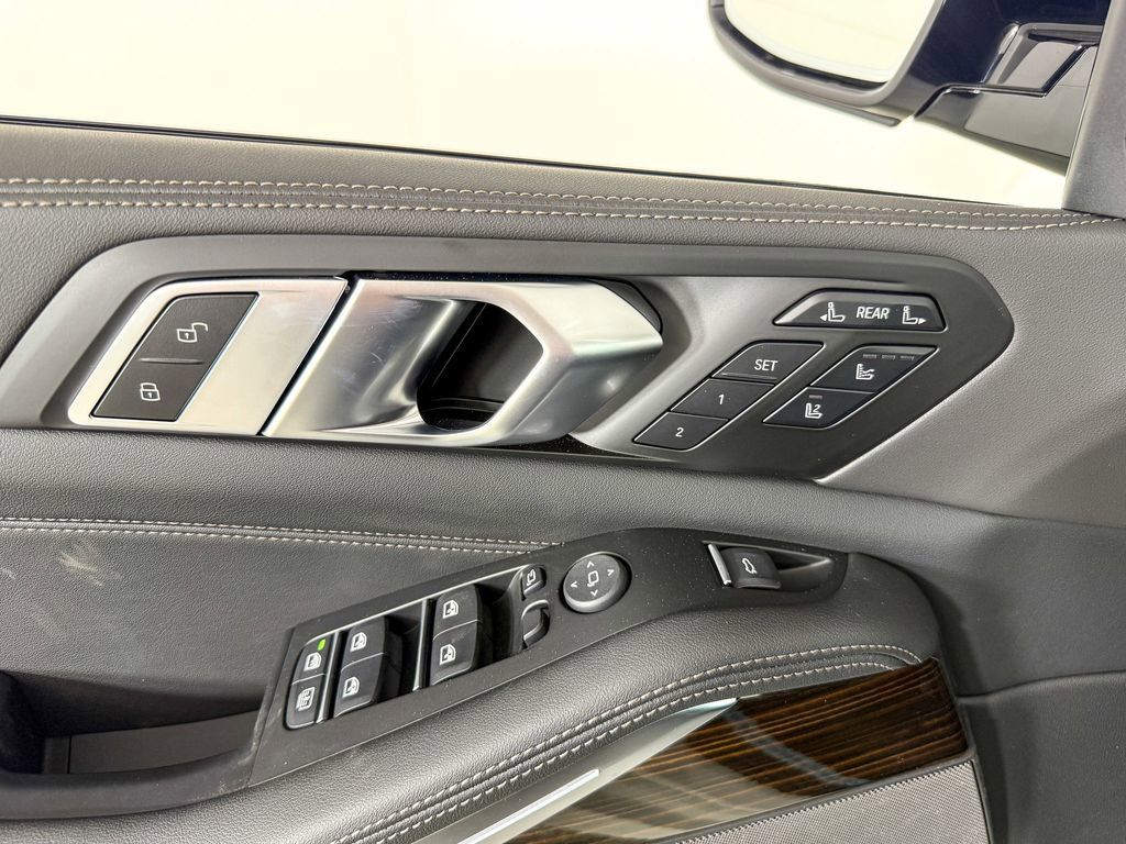 Thumbnail: 2026 BMW X7 - 39