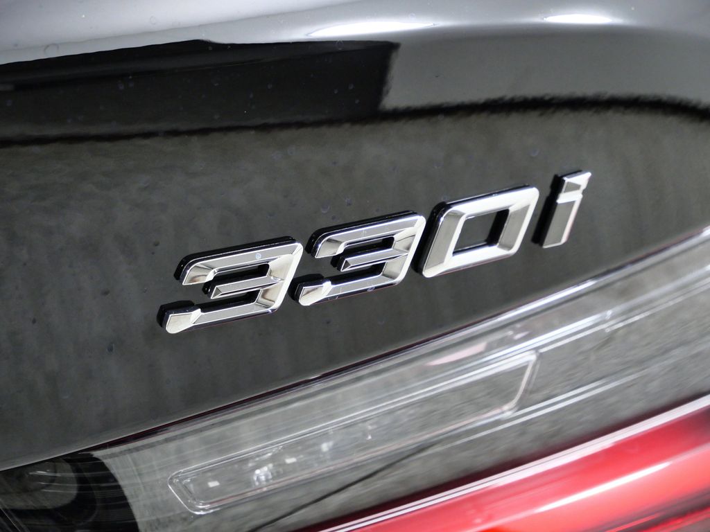 Thumbnail: 2026 BMW 3 Series - 12