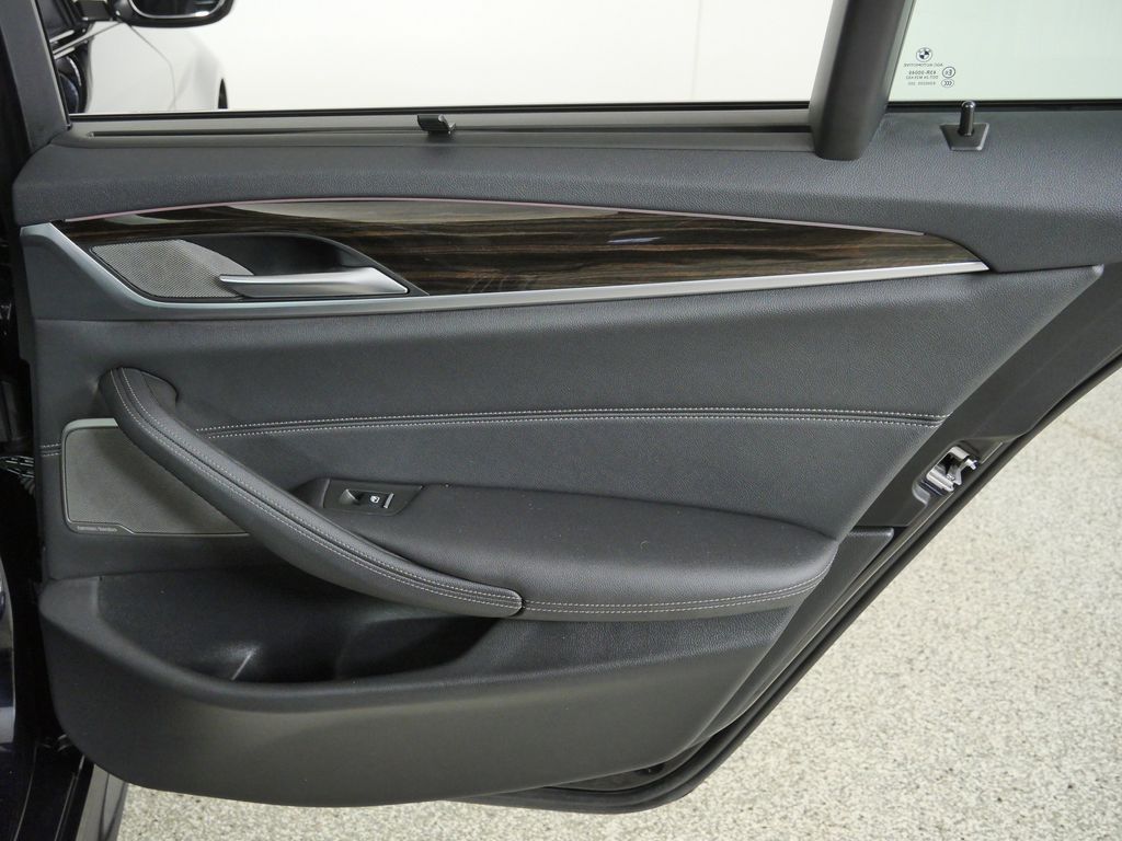 Thumbnail: 2023 BMW 5 Series - 29