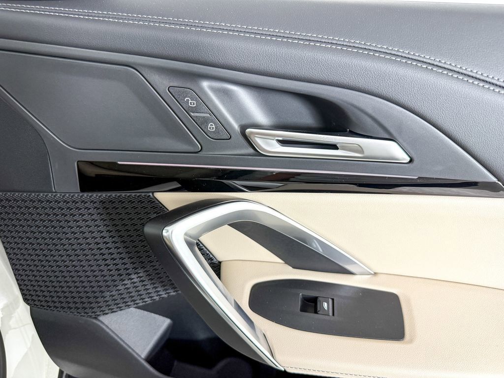 Thumbnail: 2025 BMW X1 - 25