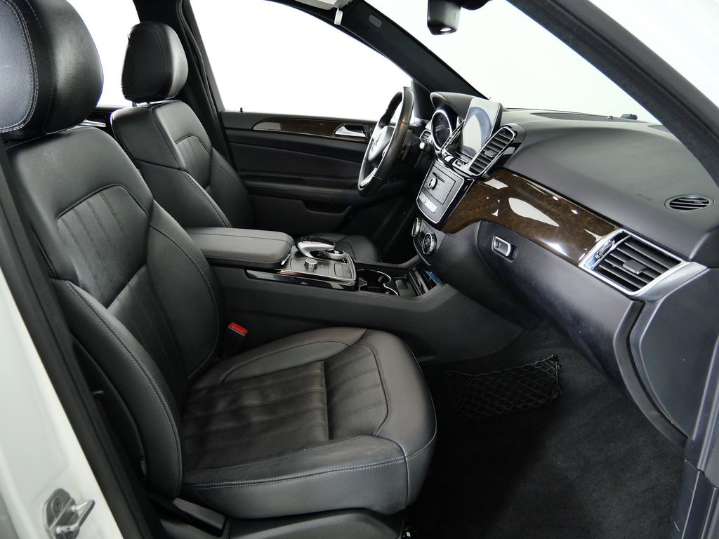 Thumbnail: 2017 Mercedes-Benz GLE - 21