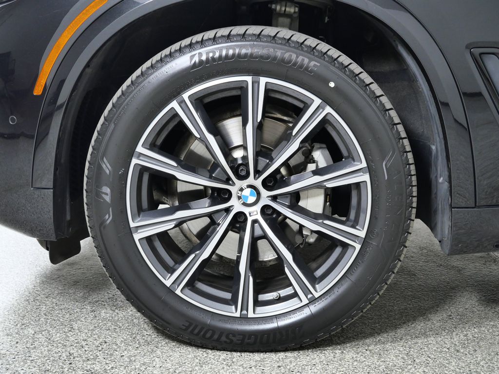 Thumbnail: 2023 BMW X5 - 21