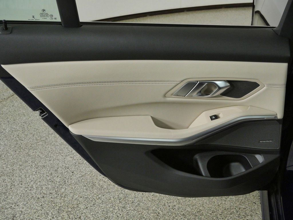 Thumbnail: 2023 BMW 3 Series - 33