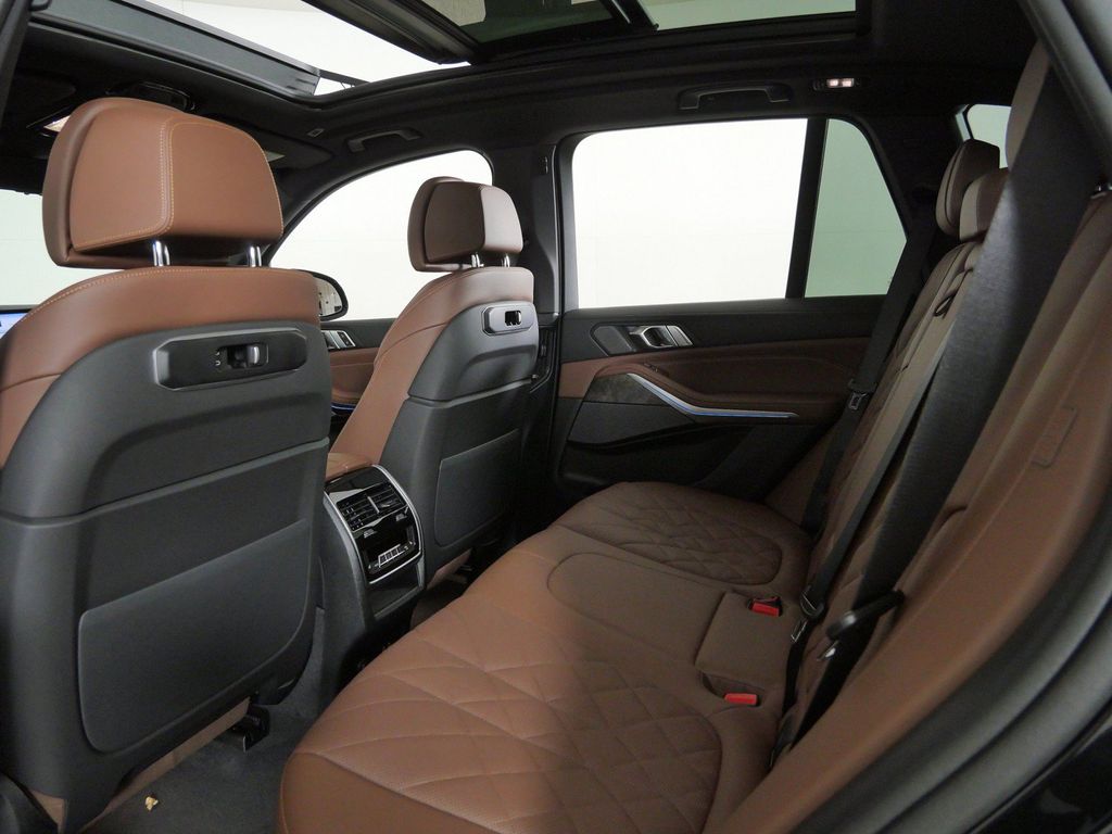 Thumbnail: 2026 BMW X5 - 32