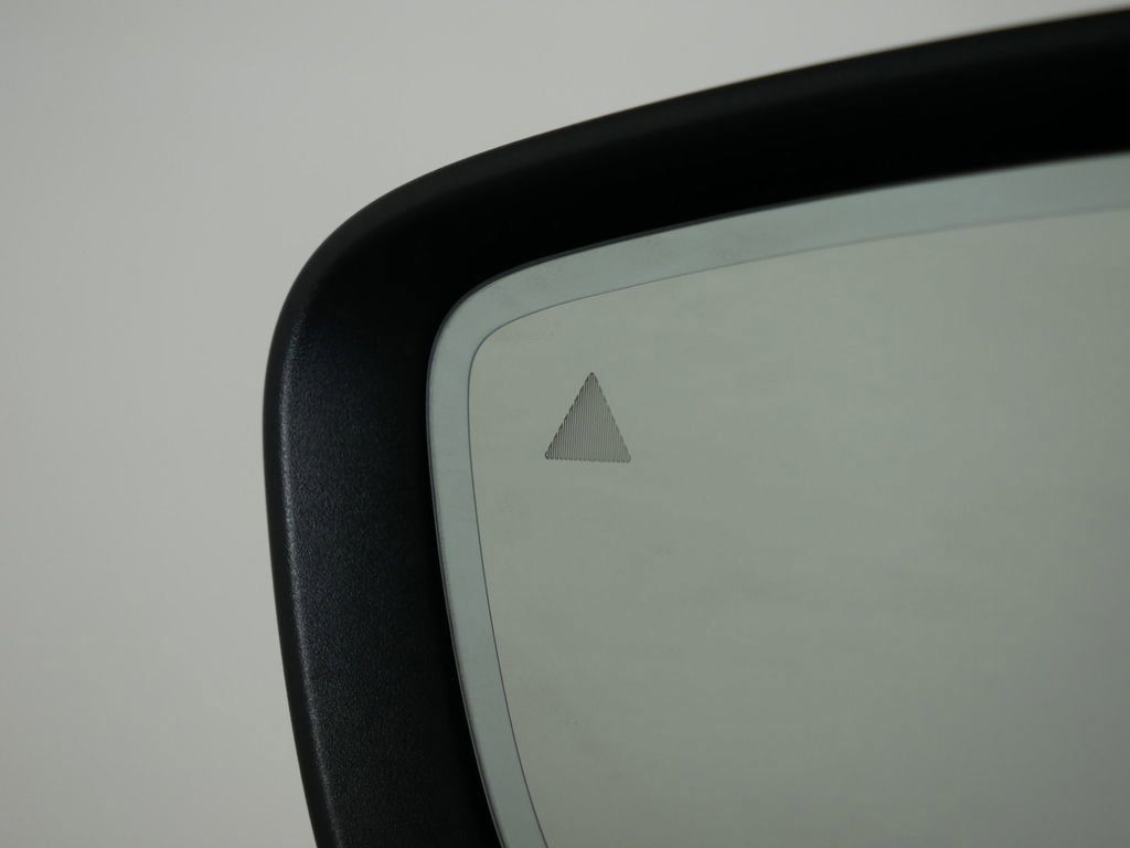 Thumbnail: 2025 BMW 3 Series - 36