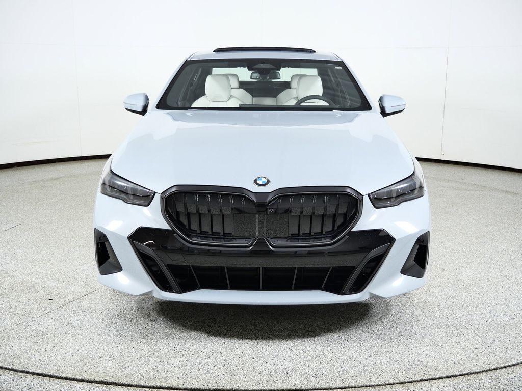 Thumbnail: 2026 BMW 5 Series - 2