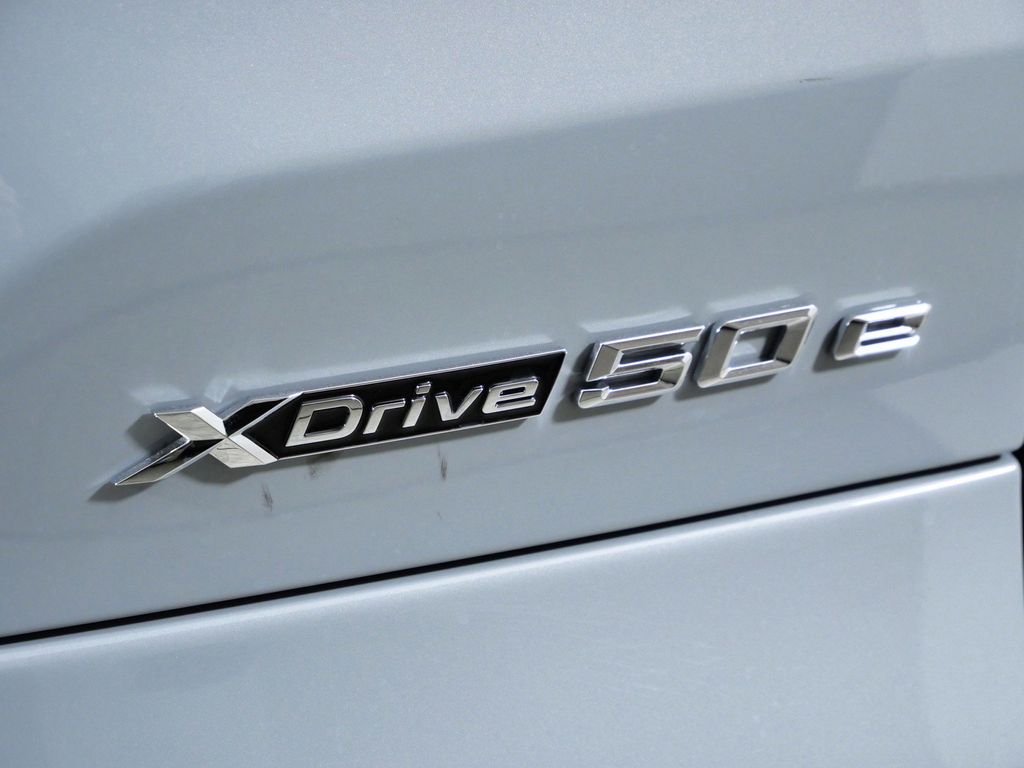 Thumbnail: 2026 BMW X5 - 12