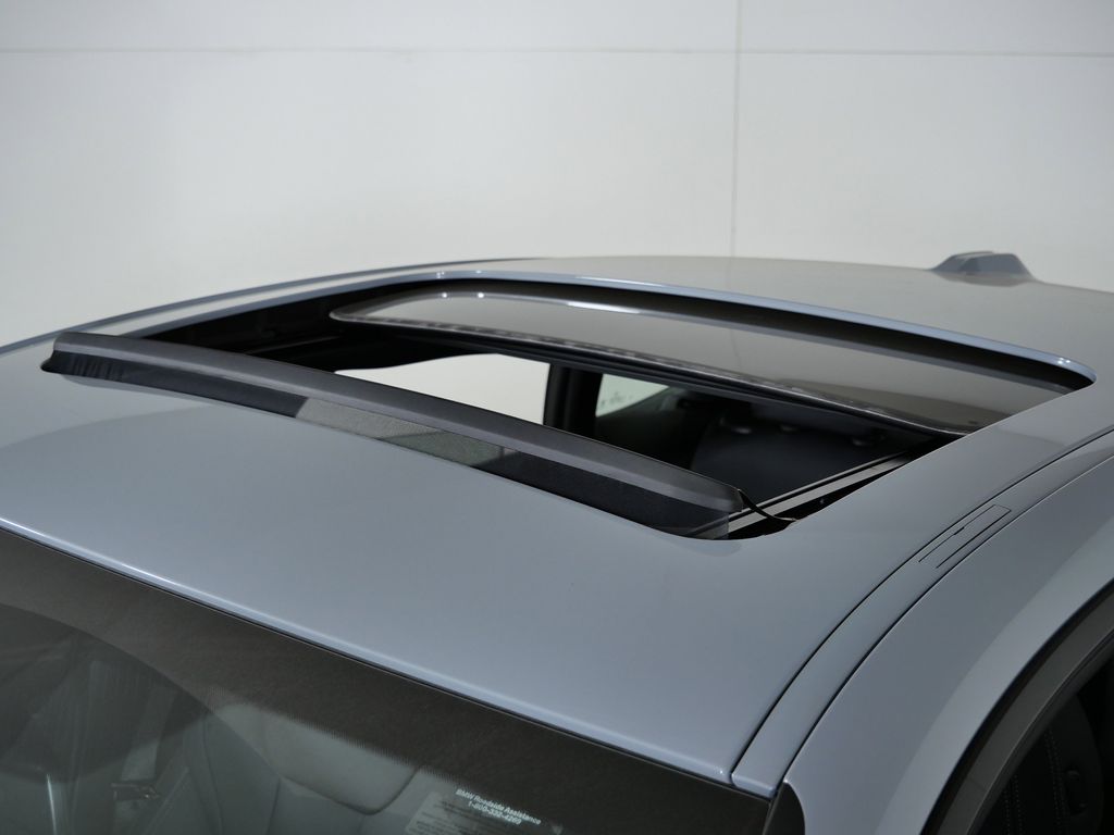 Thumbnail: 2026 BMW i4 - 18