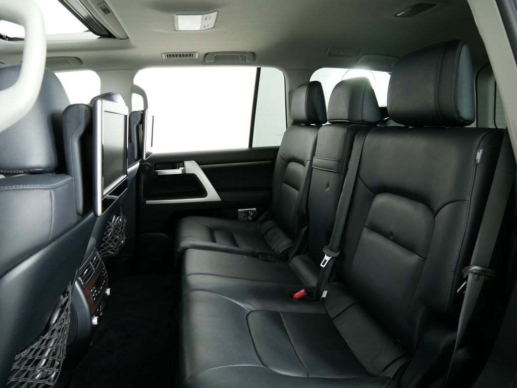 Thumbnail: 2016 Toyota Land Cruiser - 27