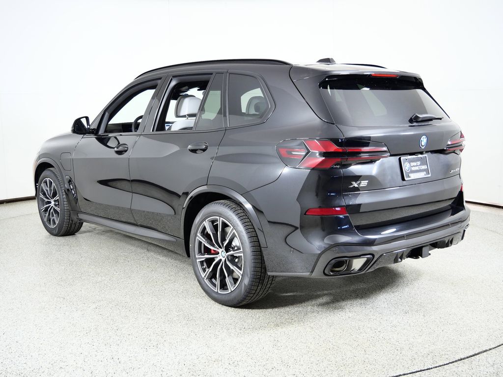 Thumbnail: 2026 BMW X5 - 14