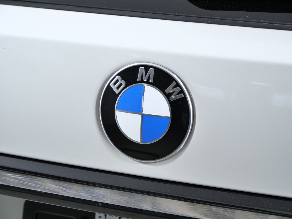 Thumbnail: 2024 BMW X7 - 14