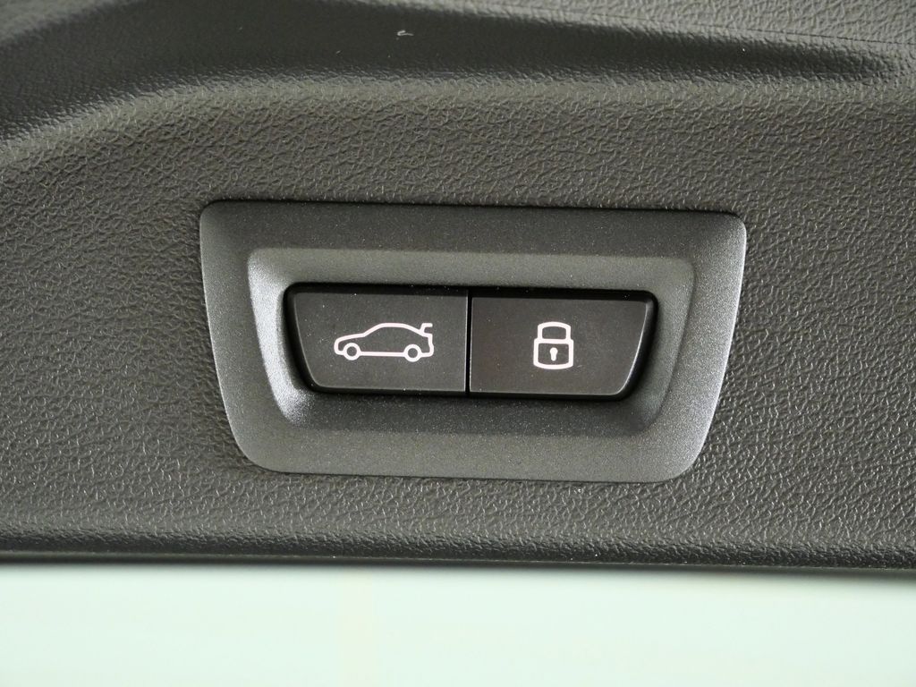 Thumbnail: 2026 BMW X5 - 30