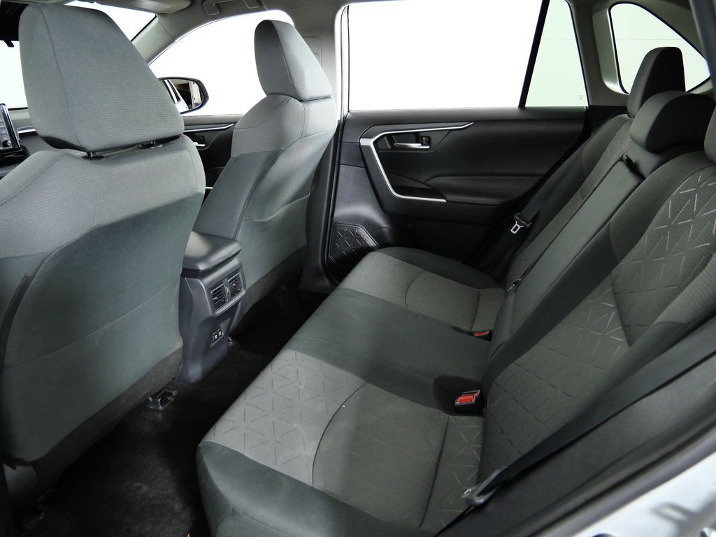 Thumbnail: 2021 Toyota RAV4 - 28