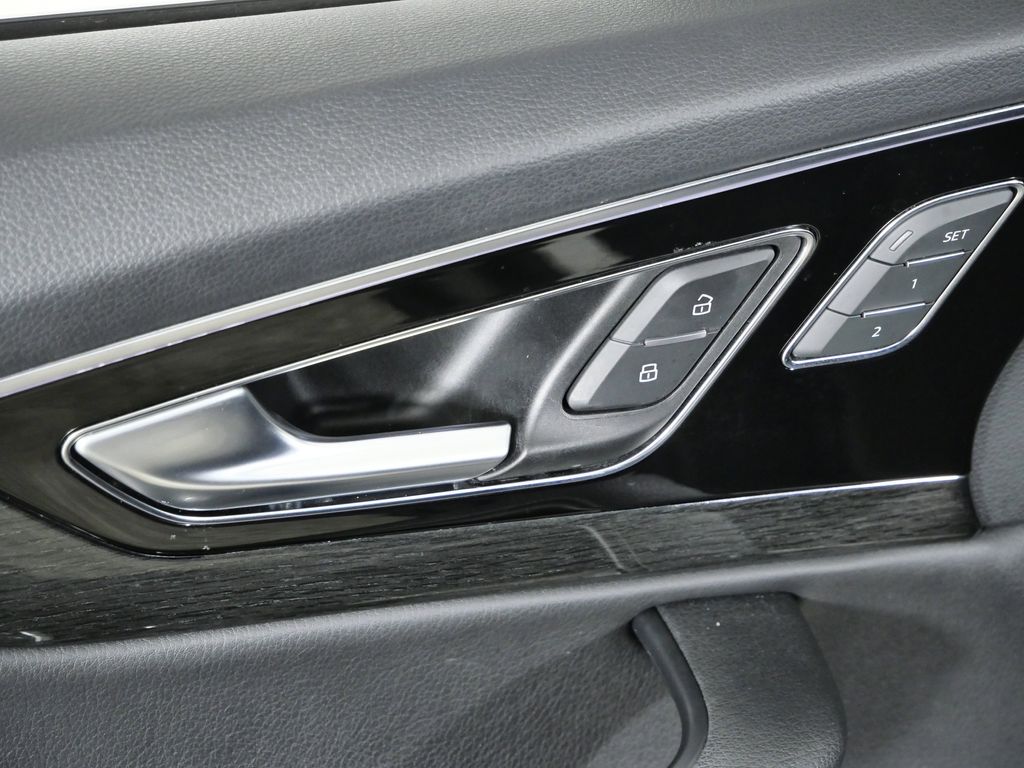 Thumbnail: 2019 Audi Q7 - 37