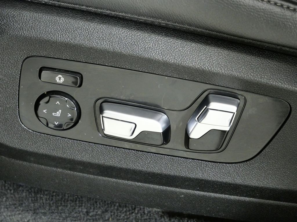 Thumbnail: 2022 BMW X7 - 39