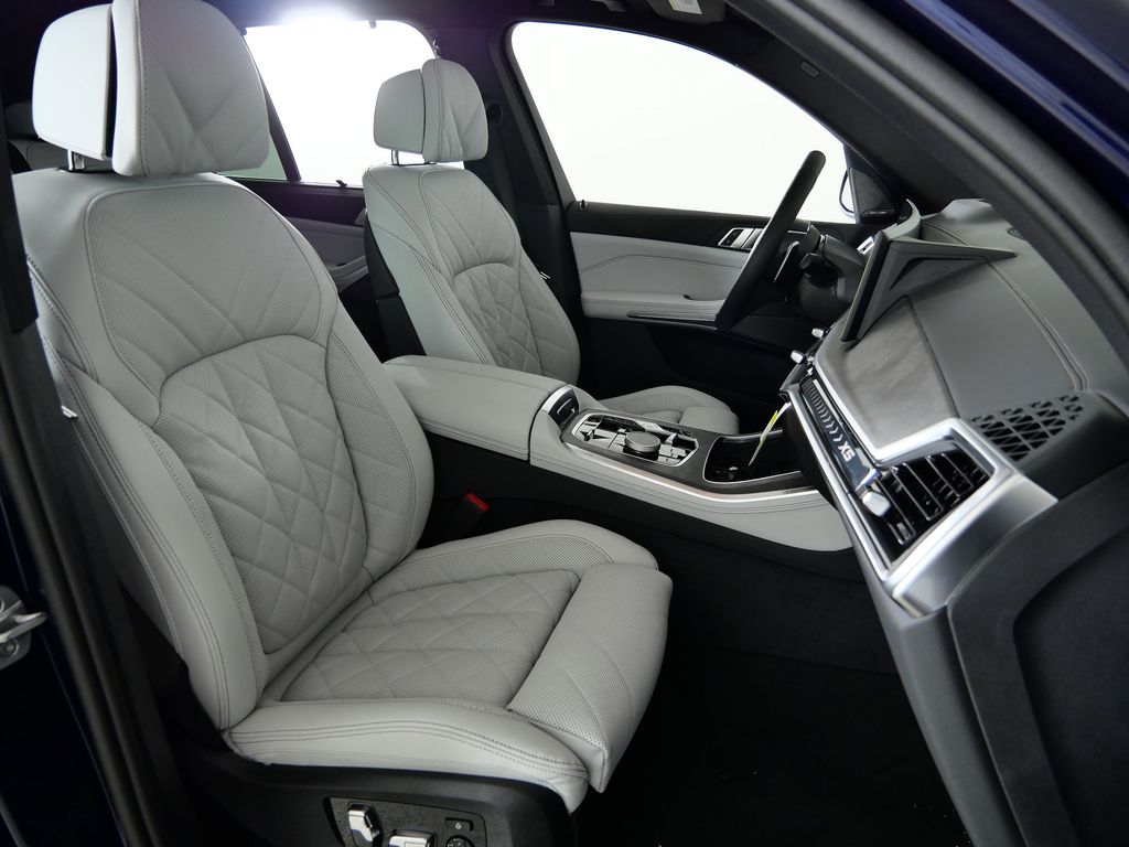 Thumbnail: 2026 BMW X5 - 21