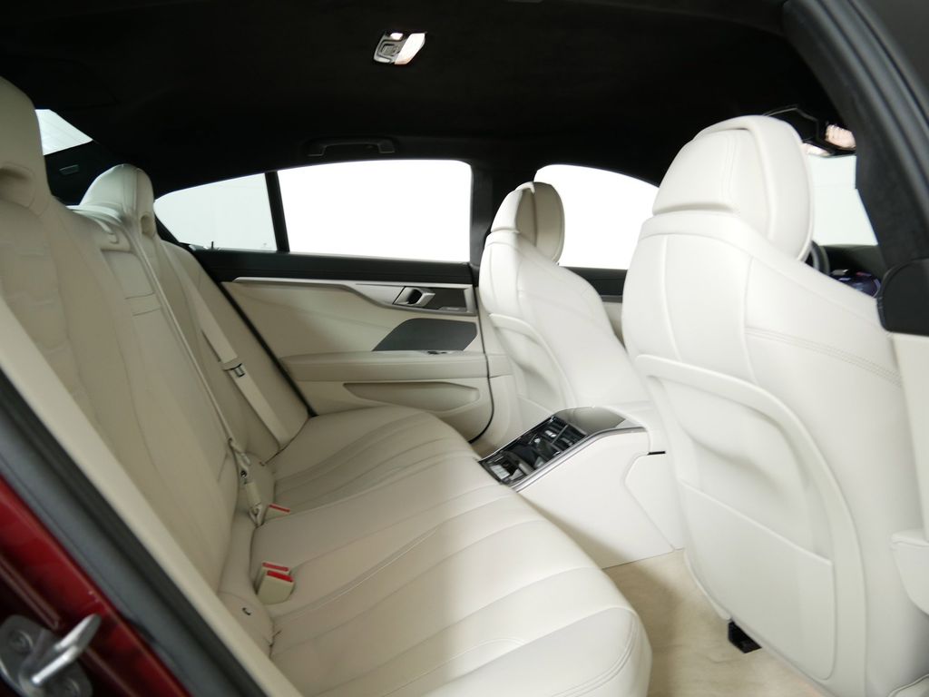 2022 BMW 8 Series M850i xDrive 27