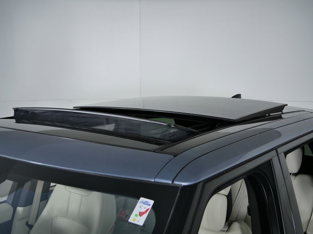 Thumbnail: 2022 Land Rover Range Rover - 19