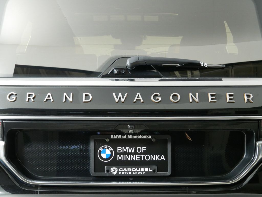 2022 Jeep Grand Wagoneer Series III 11