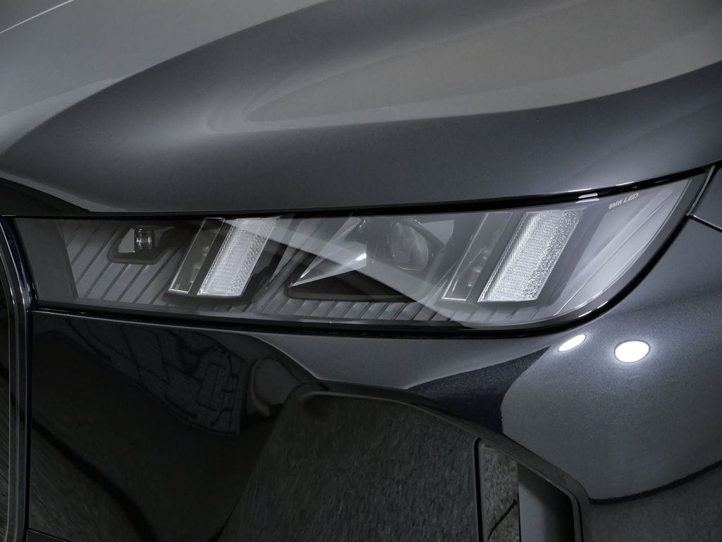 Thumbnail: 2026 BMW iX - 3