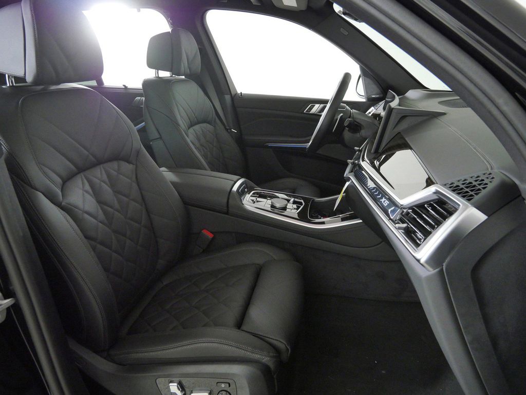 Thumbnail: 2026 BMW X5 - 21