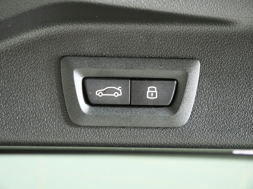 Thumbnail: 2026 BMW X5 - 30