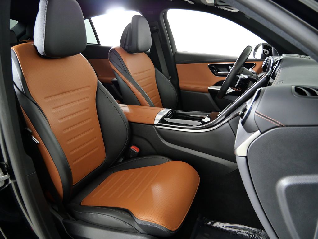 Thumbnail: 2024 Mercedes-Benz GLC - 22