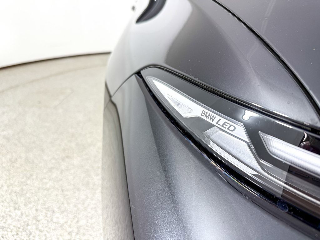 Thumbnail: 2026 BMW X7 - 10