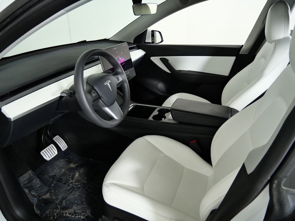 Thumbnail: 2022 Tesla Model Y - 33