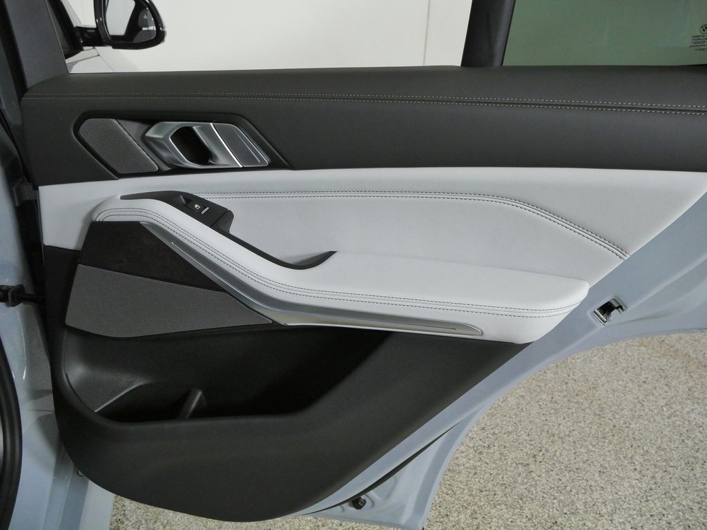 Thumbnail: 2026 BMW X5 - 25