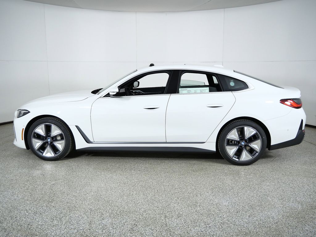 Thumbnail: 2026 BMW i4 - 15