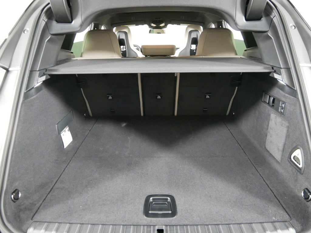 2025 BMW iX xDrive50 26
