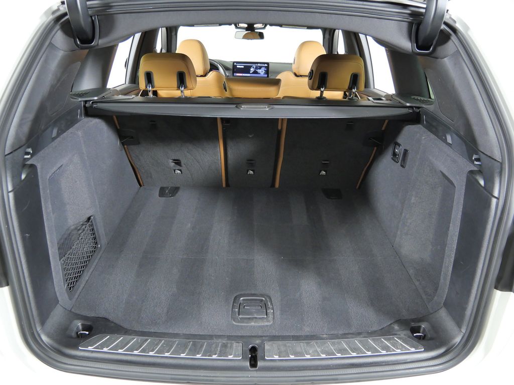 Thumbnail: 2024 BMW X3 - 32