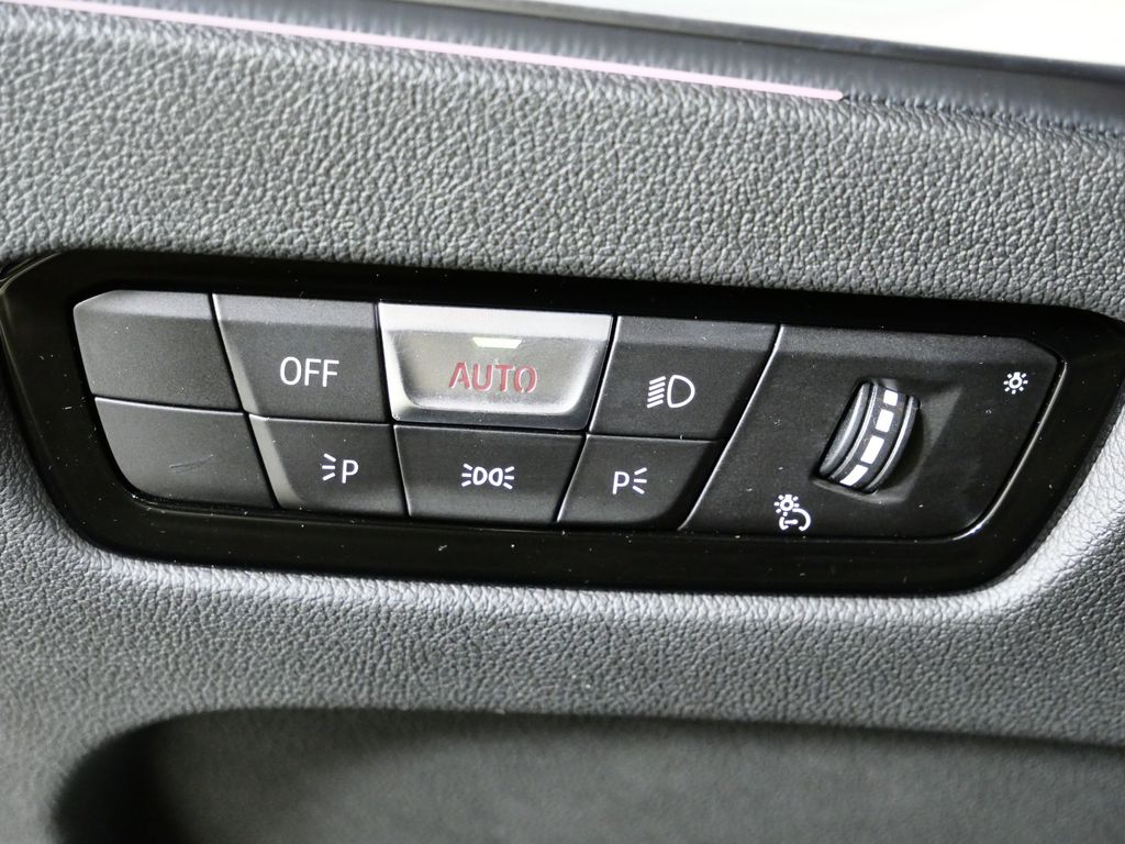 Thumbnail: 2023 BMW 3 Series - 42