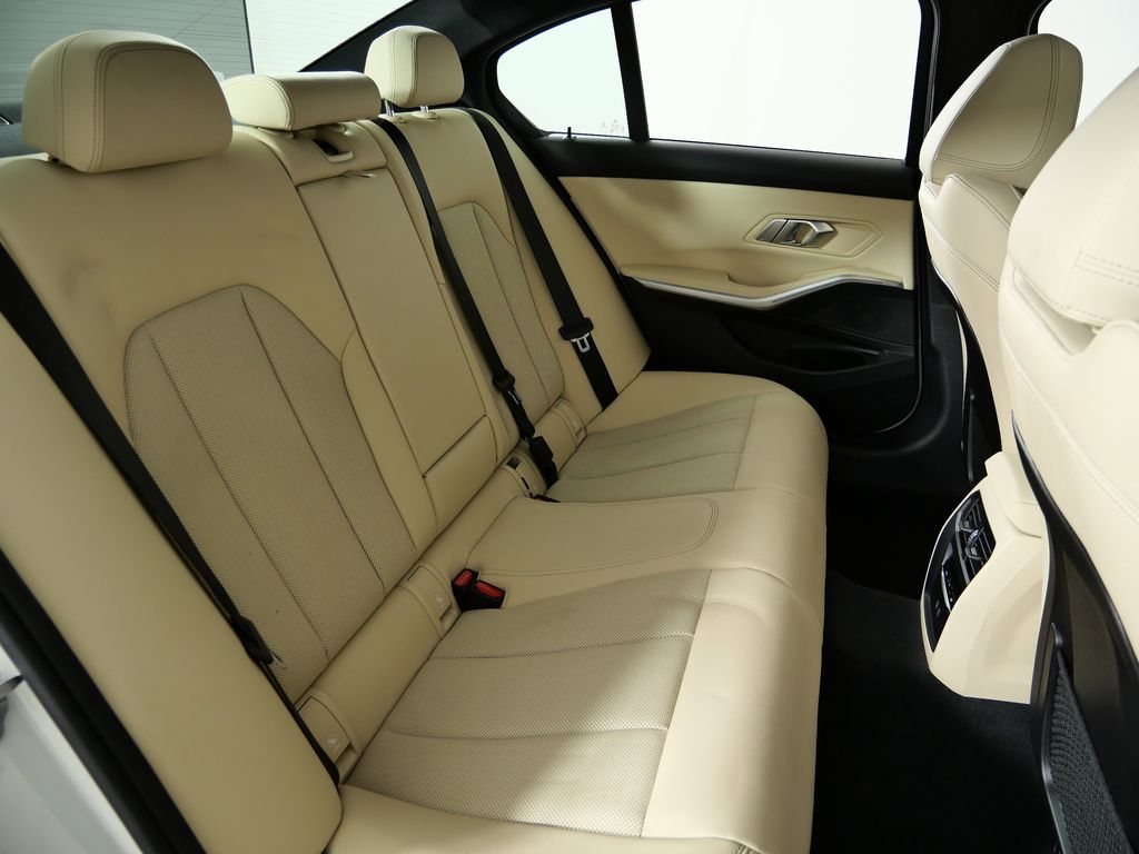 Thumbnail: 2023 BMW 3 Series - 31