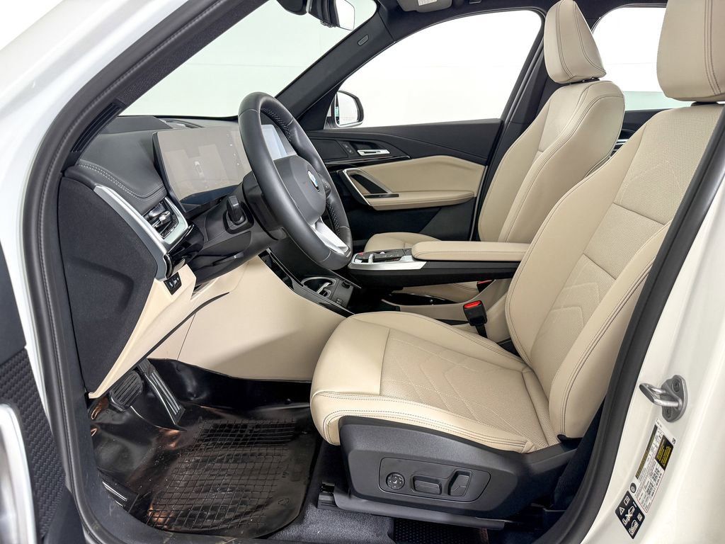 Thumbnail: 2025 BMW X1 - 32