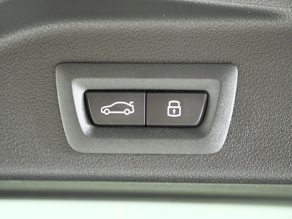 Thumbnail: 2026 BMW X5 - 30