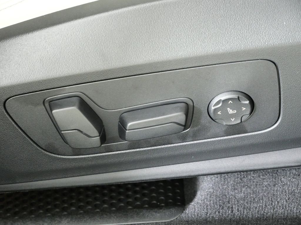 Thumbnail: 2026 BMW X2 - 23