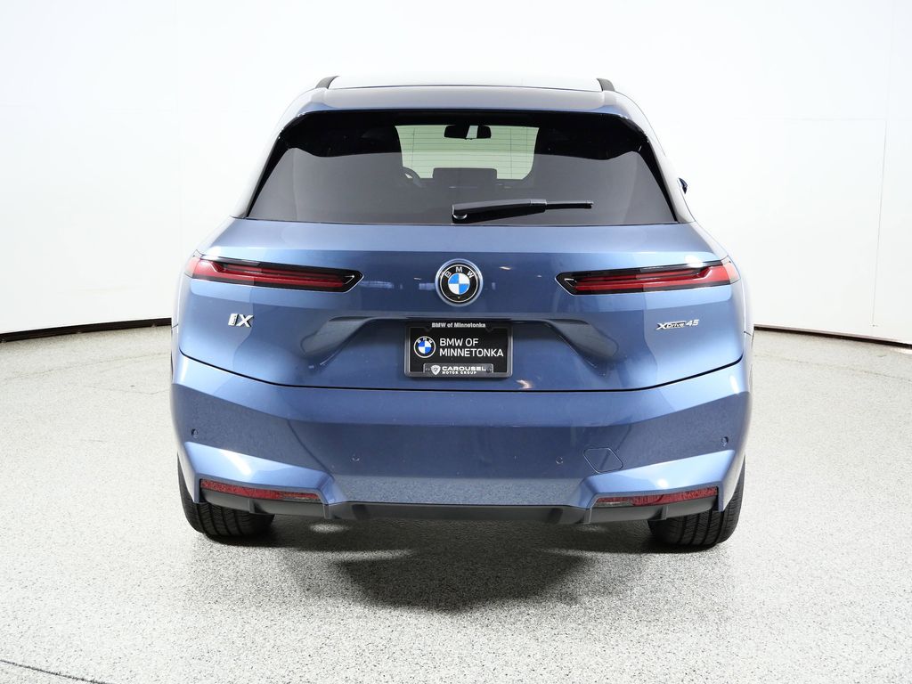 Thumbnail: 2026 BMW iX - 10