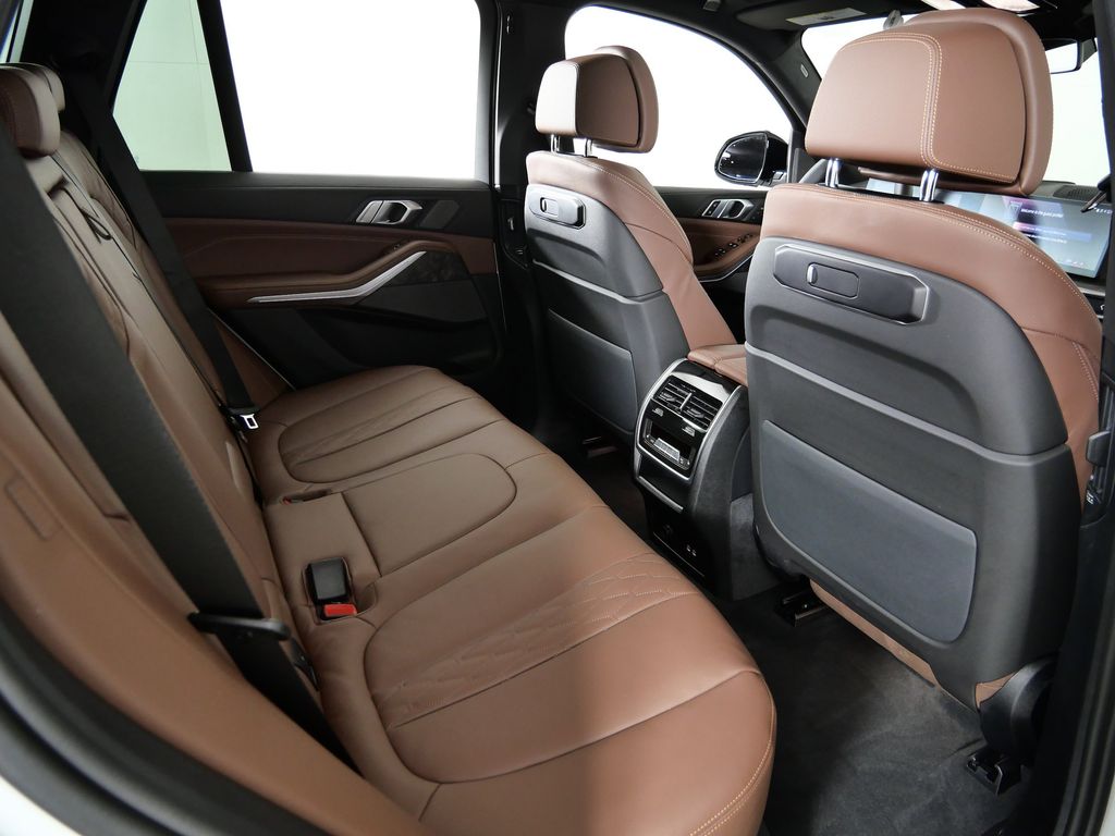 Thumbnail: 2026 BMW X5 - 27