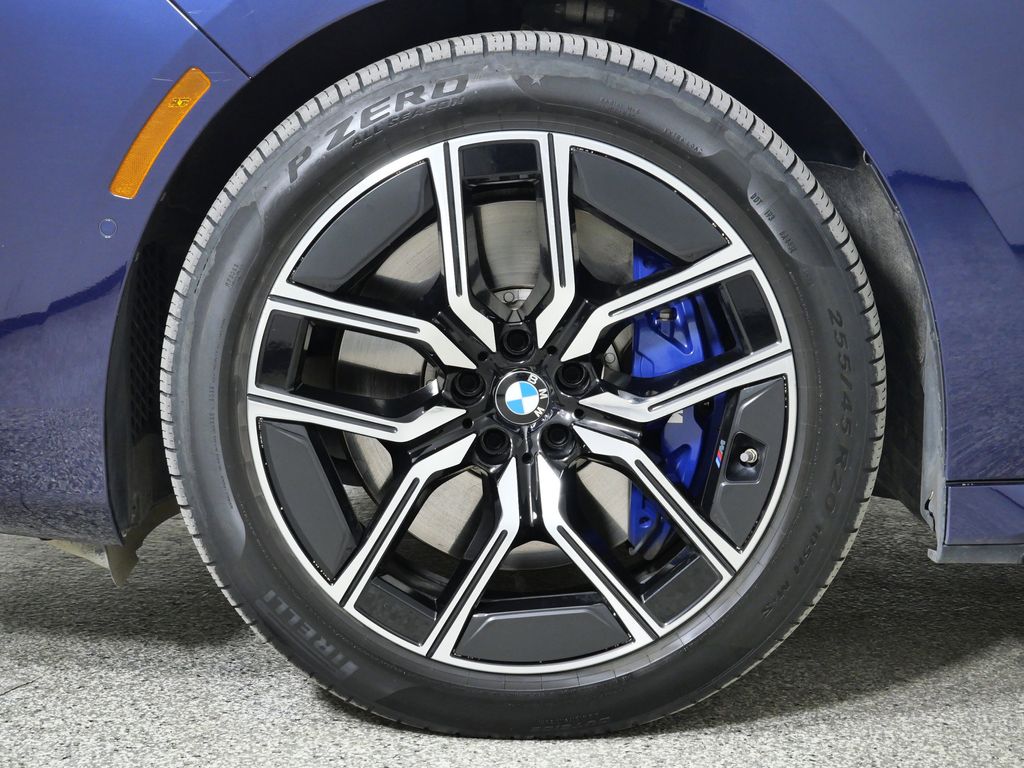 Thumbnail: 2023 BMW 7 Series - 21