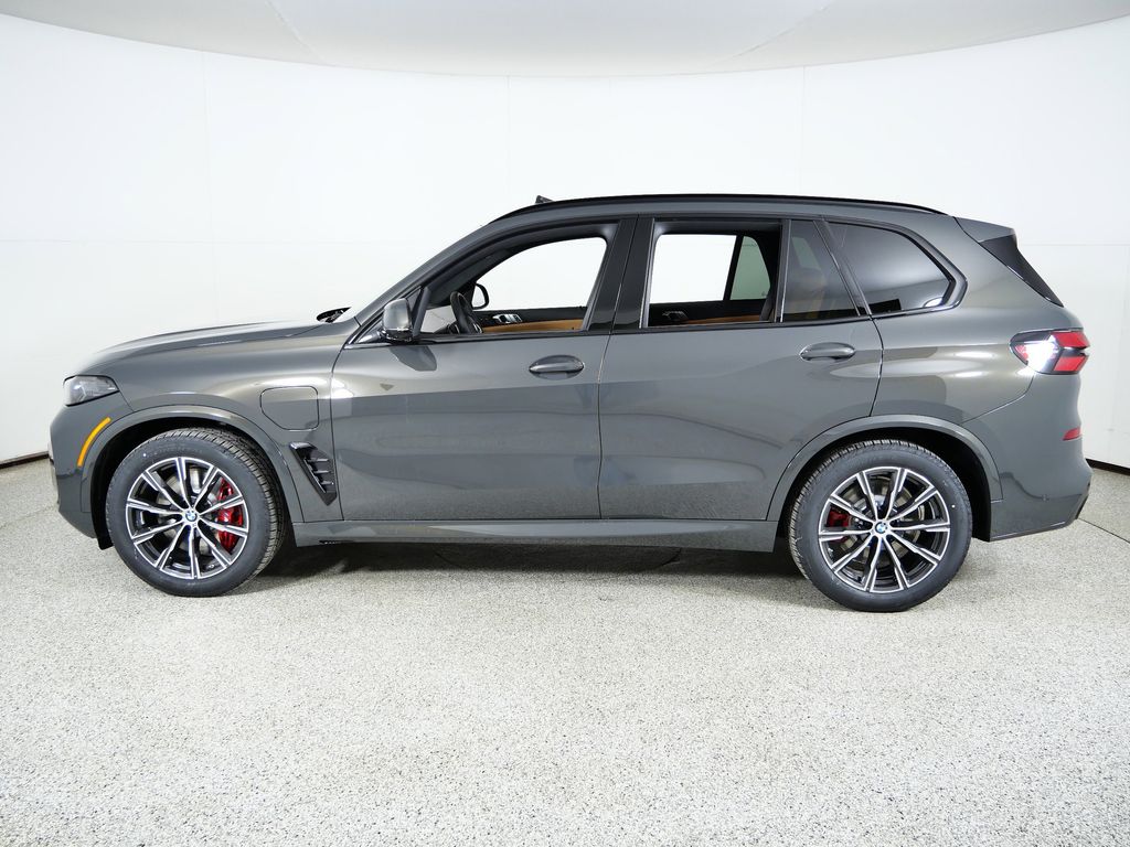 Thumbnail: 2026 BMW X5 - 15