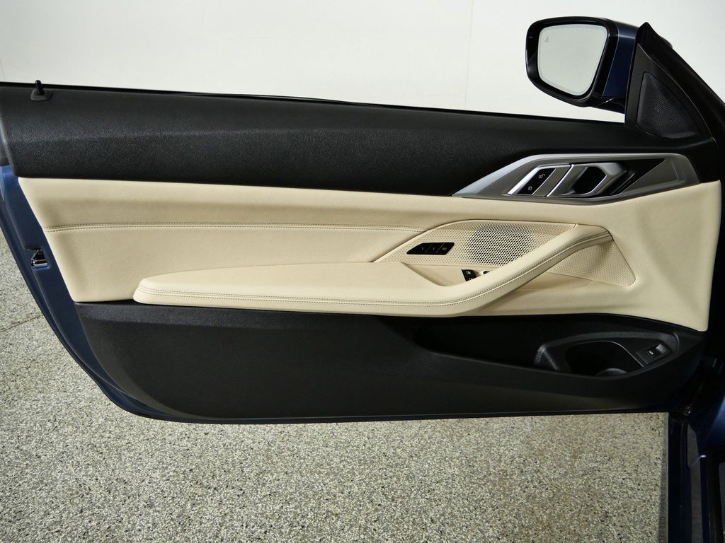 Thumbnail: 2025 BMW 4 Series - 33