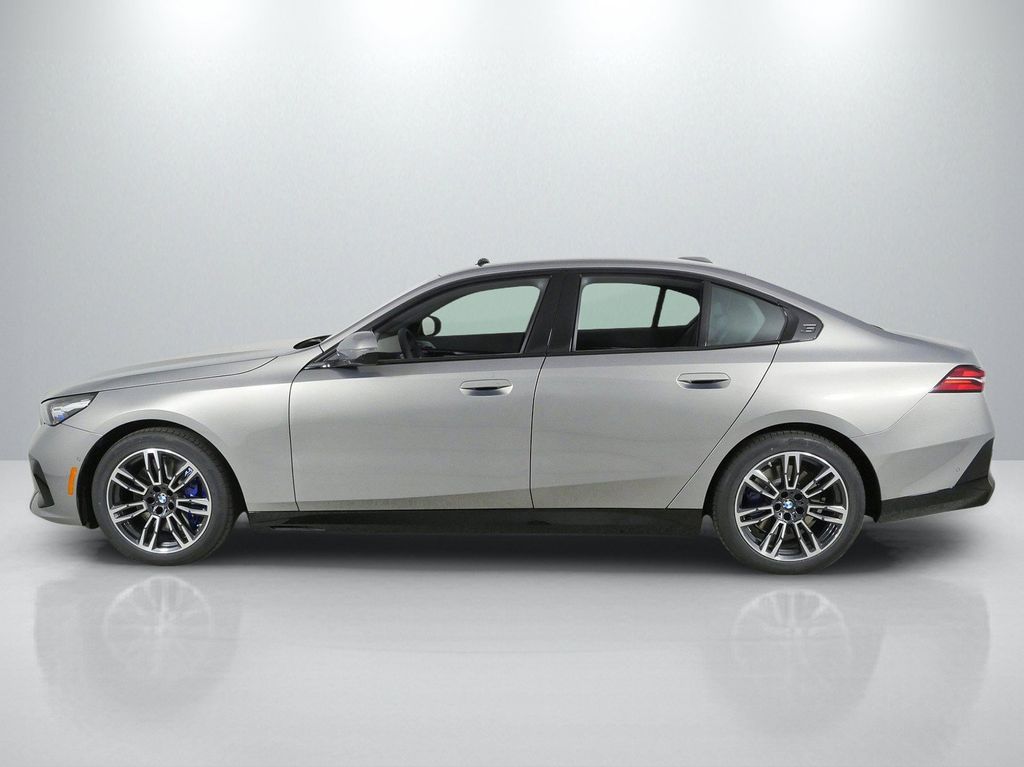 Thumbnail: 2027 BMW 5 Series - 15