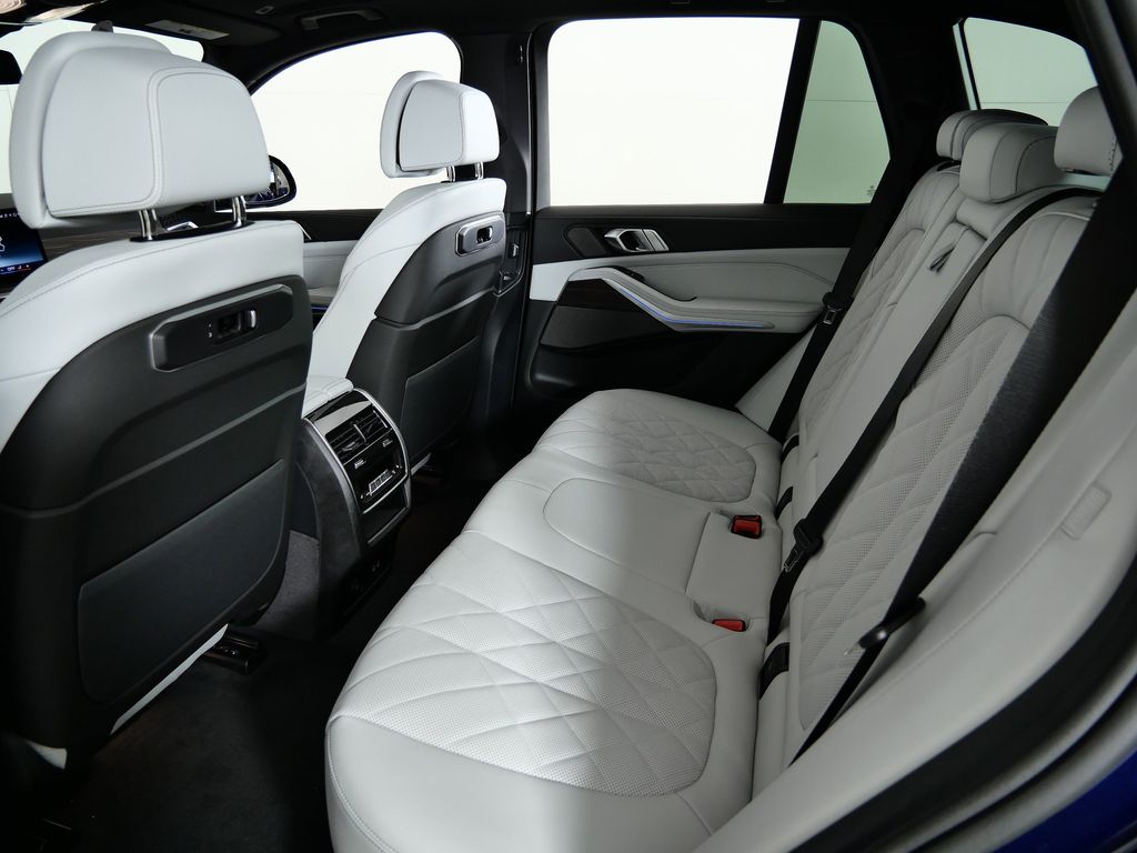 Thumbnail: 2026 BMW X5 - 32