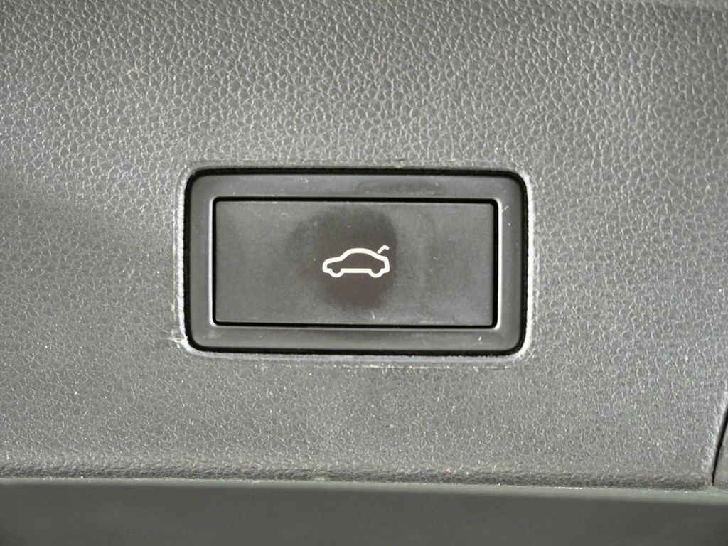 Thumbnail: 2023 Volkswagen Atlas - 28