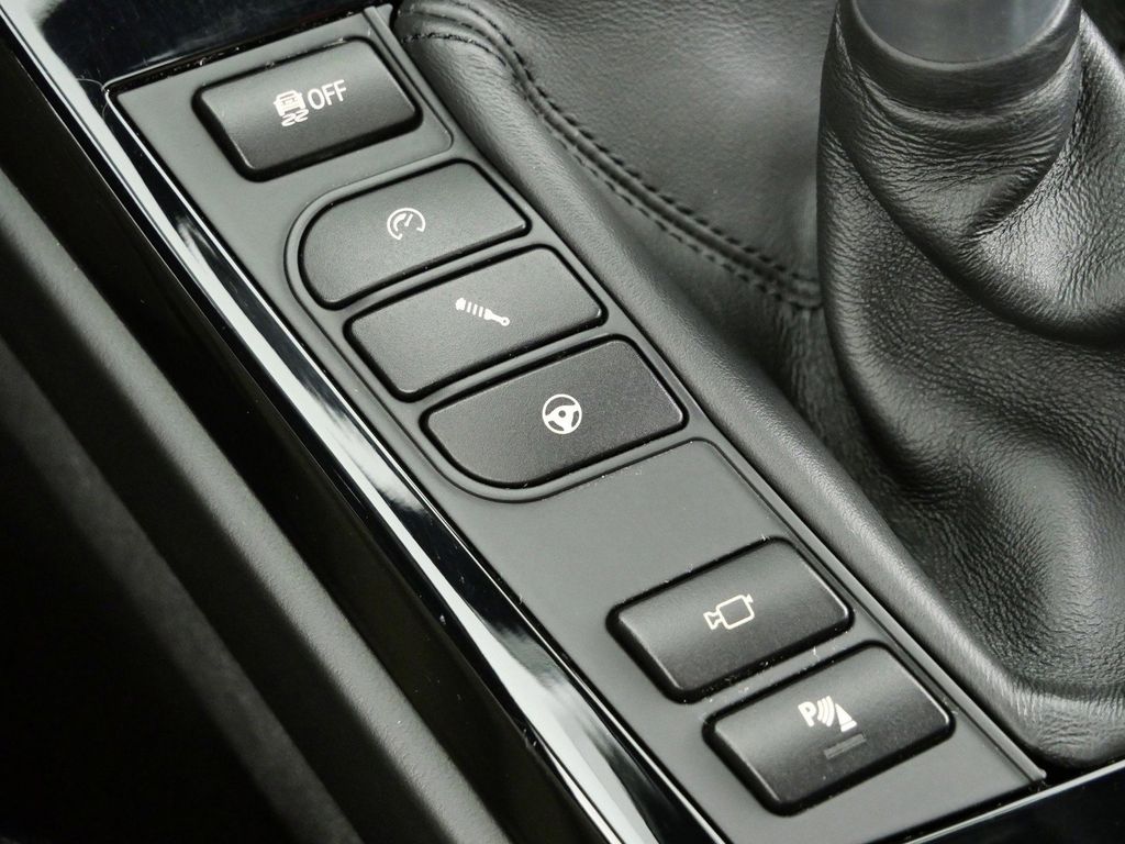 Thumbnail: 2015 BMW M6 - 45