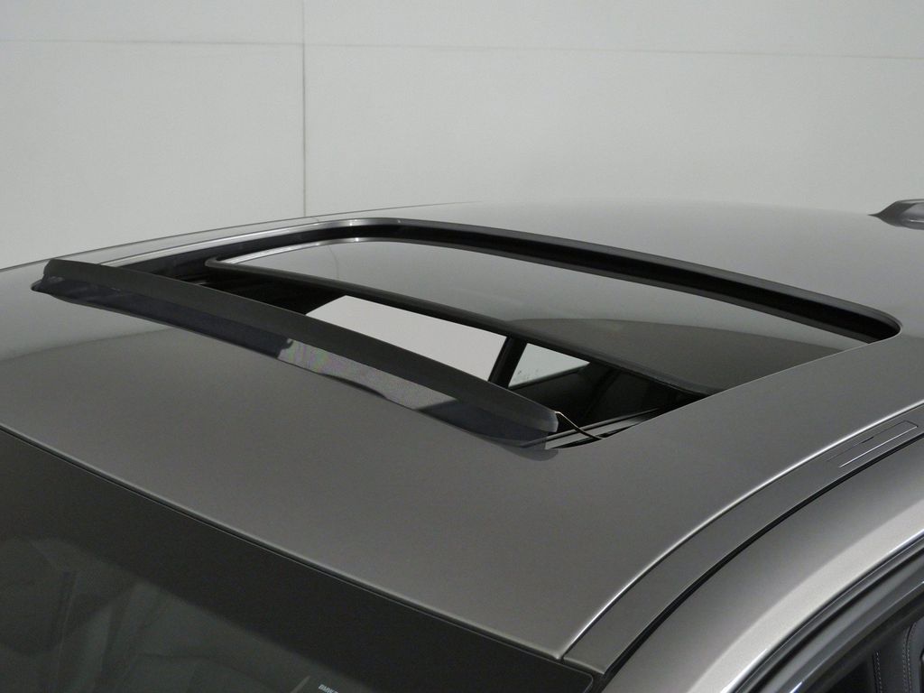Thumbnail: 2027 BMW 5 Series - 17